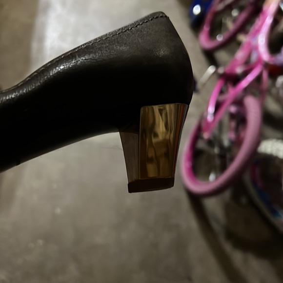 Good condition Prada heel - Picture 3 of 3